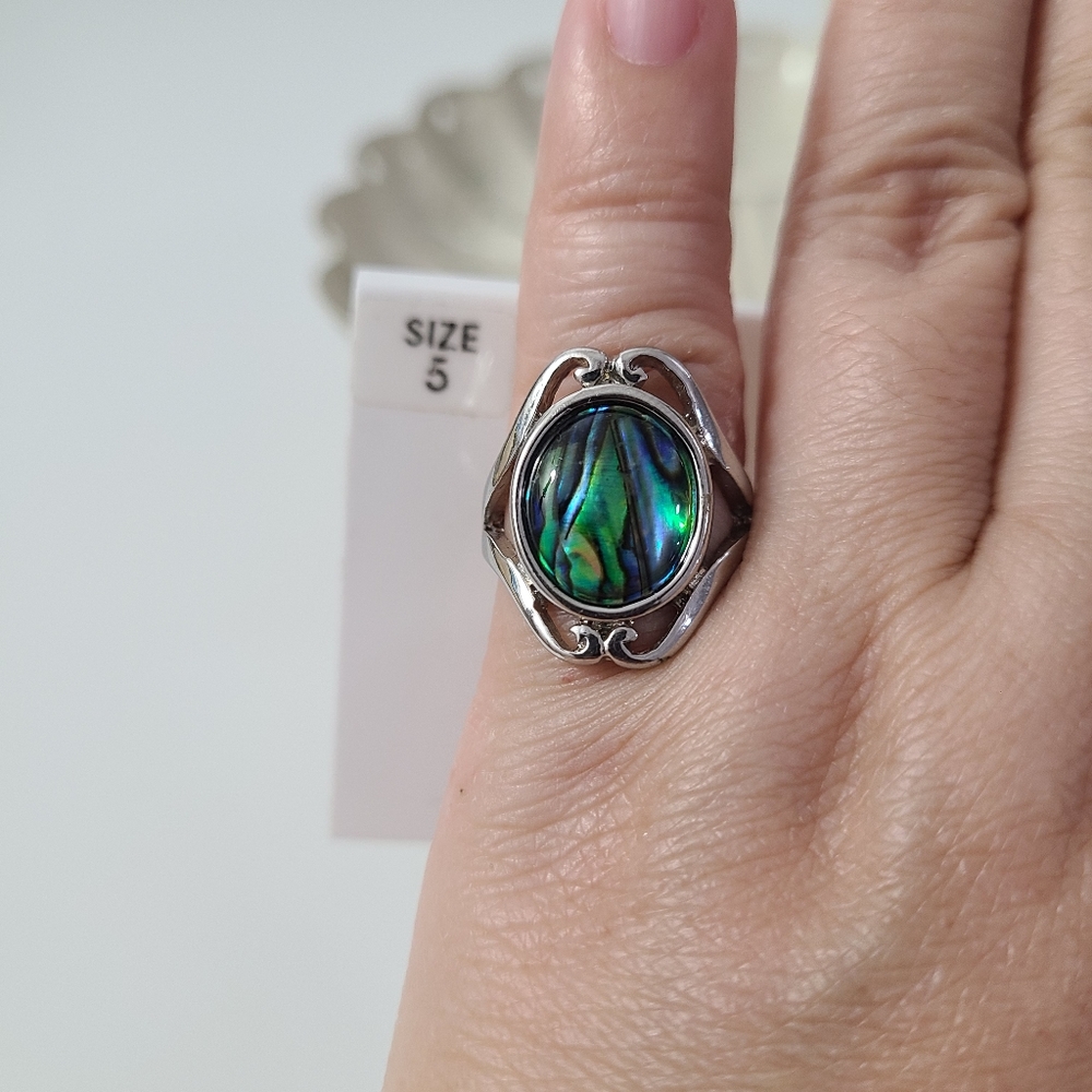 Paua shell ring size 5